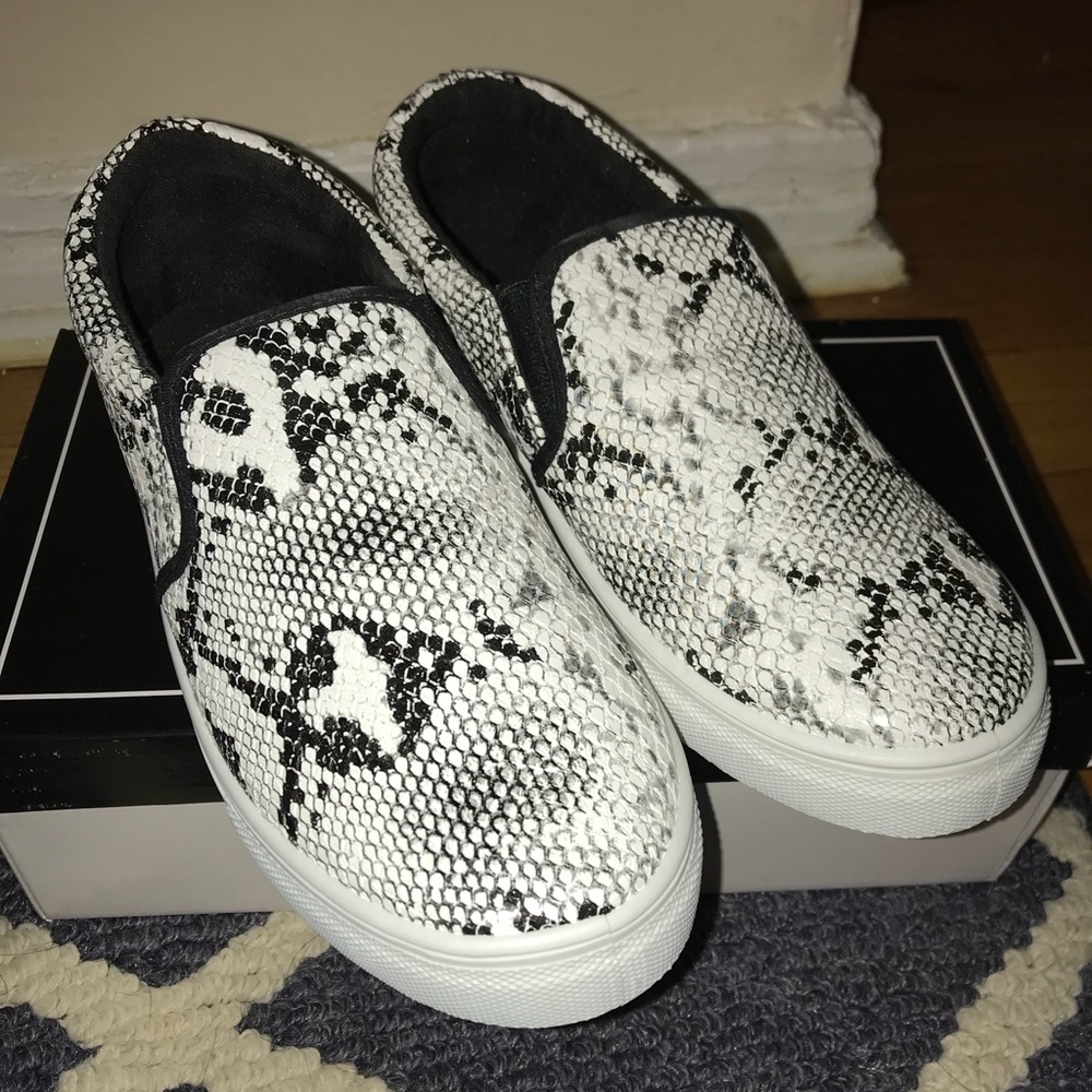 Snake skin sneakers MULTIPLE SIZES